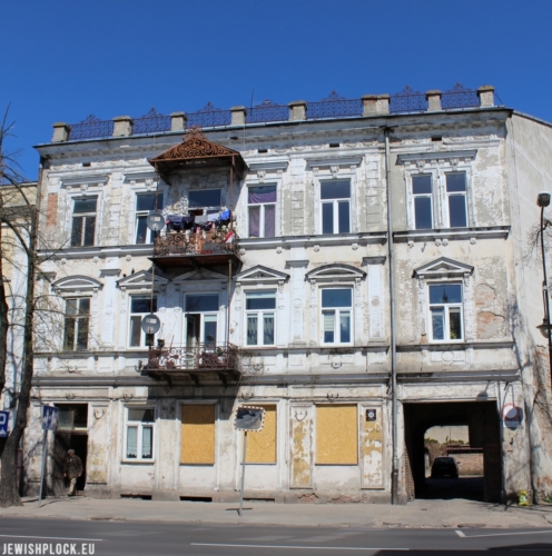 The front tenement house at 48 Sienkiewicza Street currently (photo by Piotr Dąbrowski)